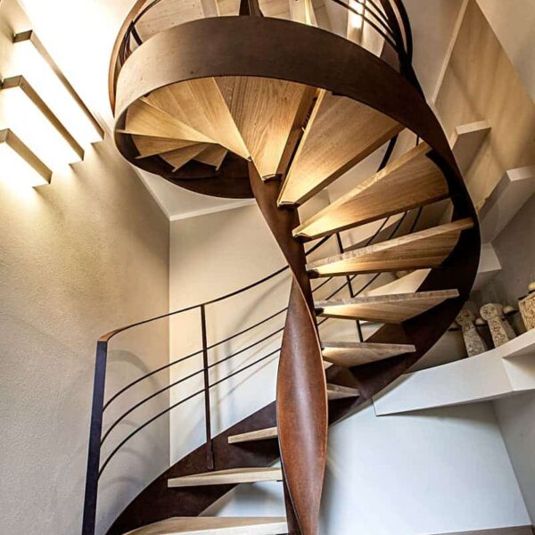 Лестница винтовая со ступенями ясень «Эскада»