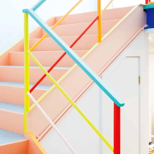 Перила металлические разноцветные «Киндер»