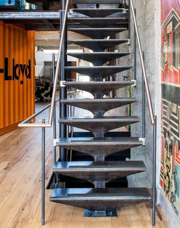 Лестница лофт металлическая «Двутавр»