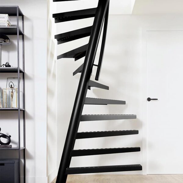 Лестница винтовая с наклонной основой «Метр-на-Метр»