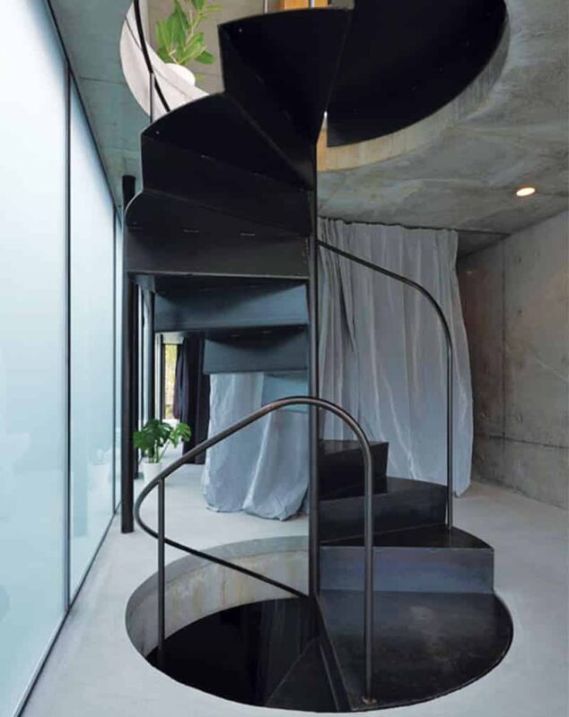 Лестница винтовая металлическая «Токио»