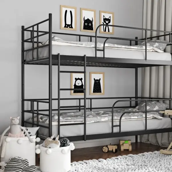 Двухъярусная кровать из металла №108