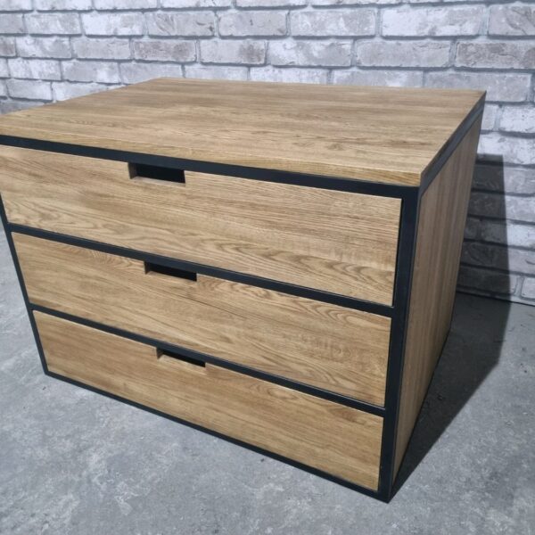 Комод в стиле Лофт из массива дуба К-018