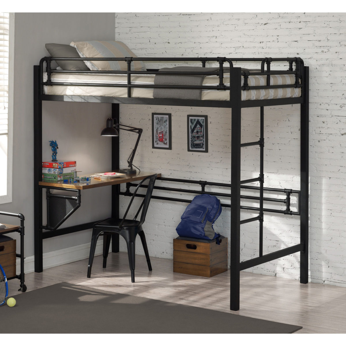 Кровать-чердак из труб и металла №155