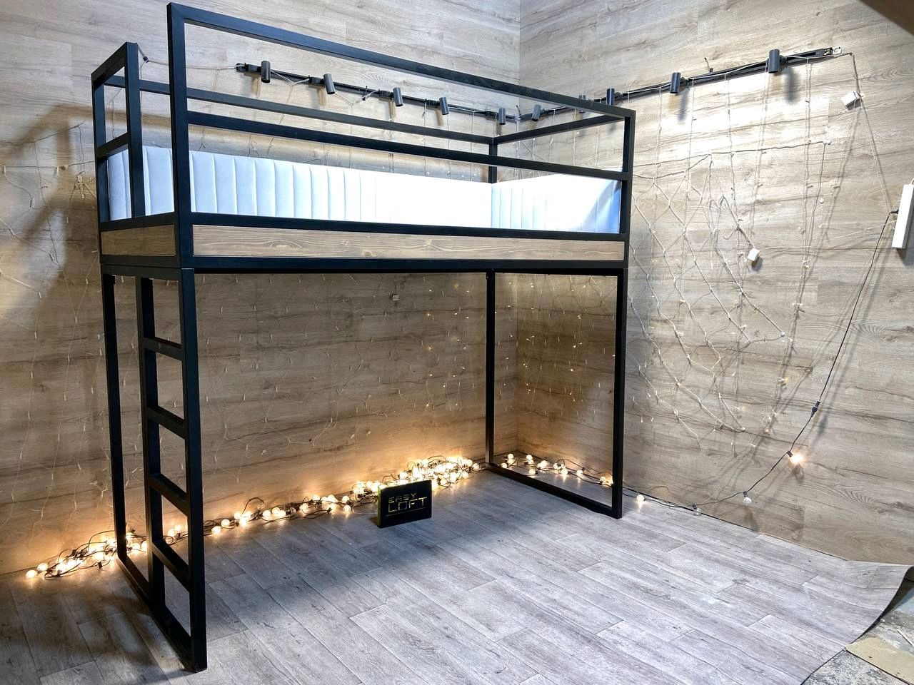 Кровать-чердак в стиле Лофт В-017