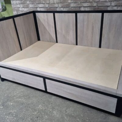 Кровать в стиле Лофт из массива дуба В-007