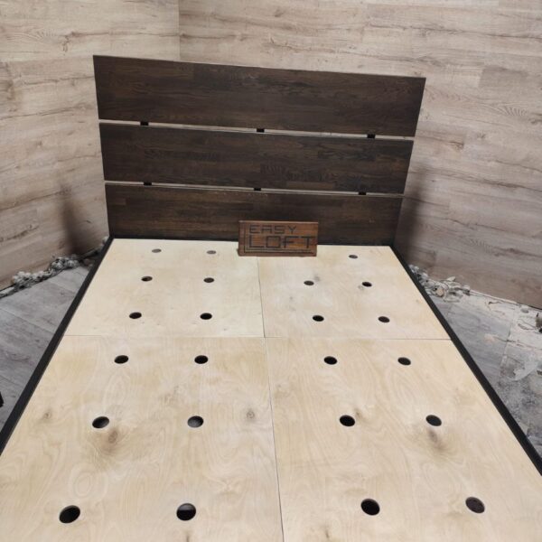 Кровать в стиле Лофт из массива дуба В-011
