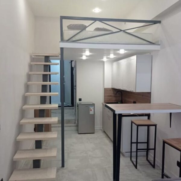 Кровать второй этаж с лестницей №125