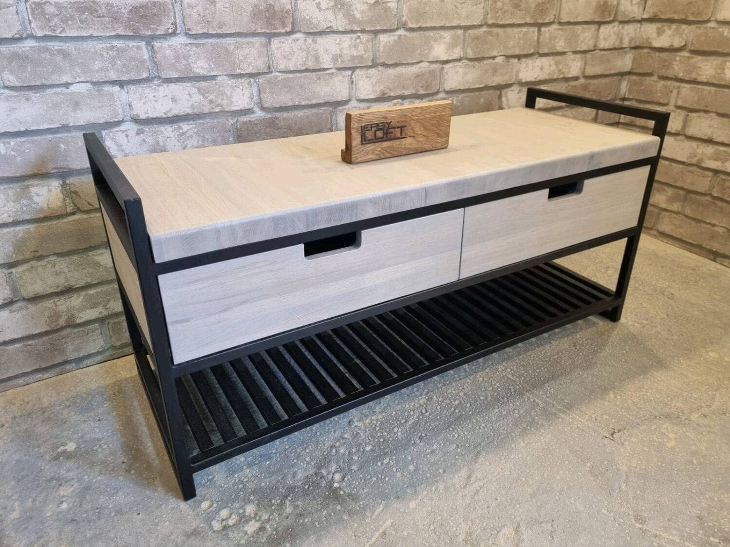 Обувница-консоль в стиле Лофт из массива дуба О-018