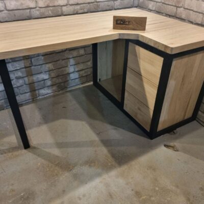 Стол компьютерный угловой в стиле Лофт из массива дуба С-236