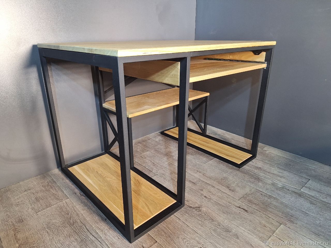 Стол компьютерный в стиле Лофт из массива дуба С-424