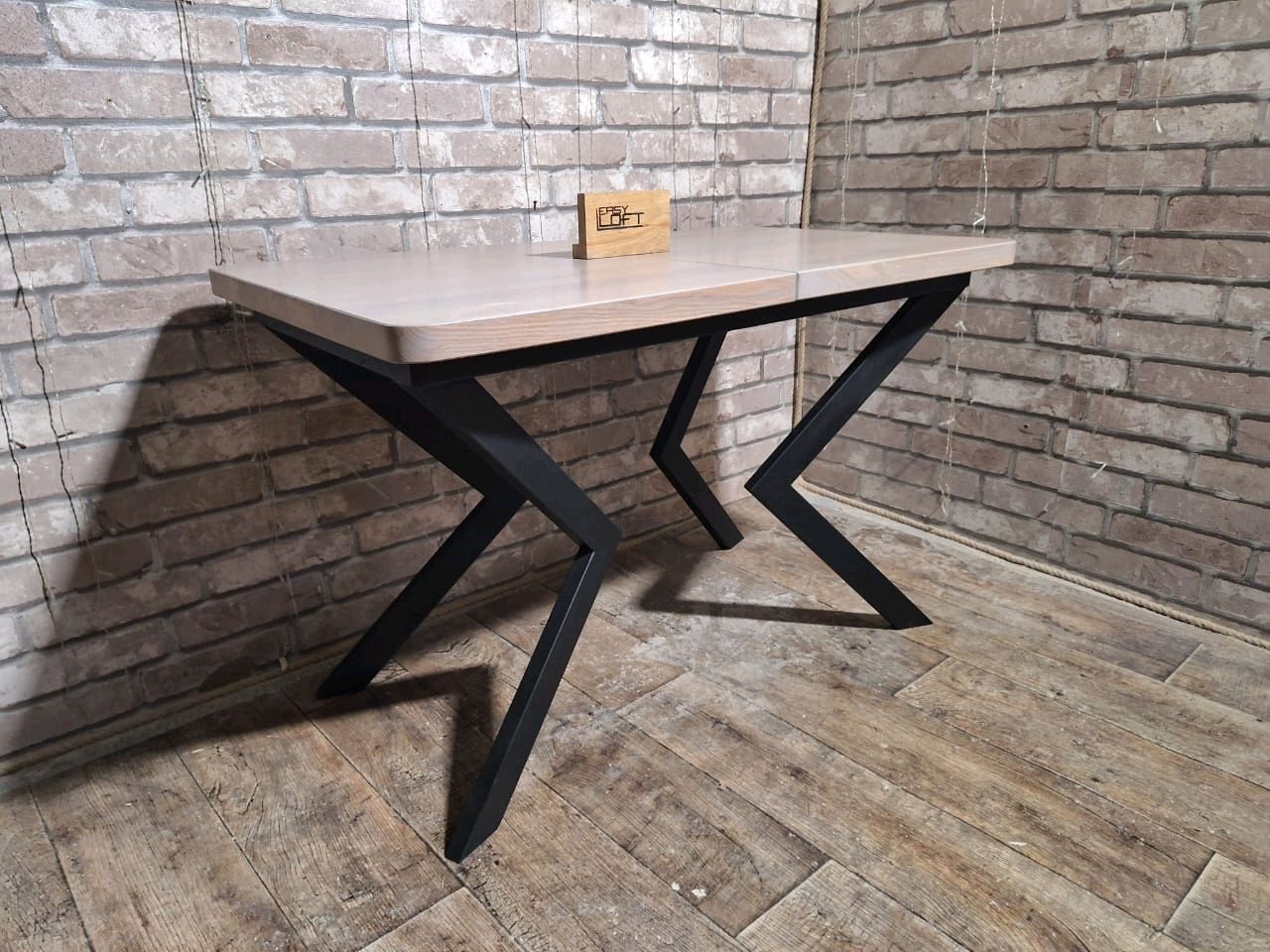 Стол обеденный в стиле Лофт из массива дуба С-388