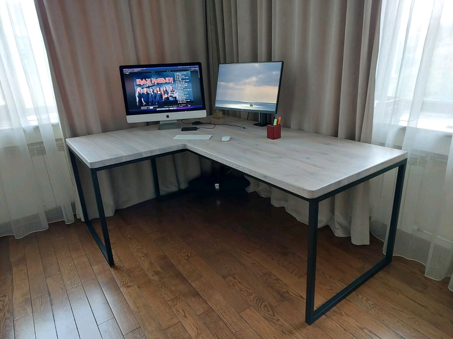 Стол письменный угловой в стиле Лофт из массива дуба С-337