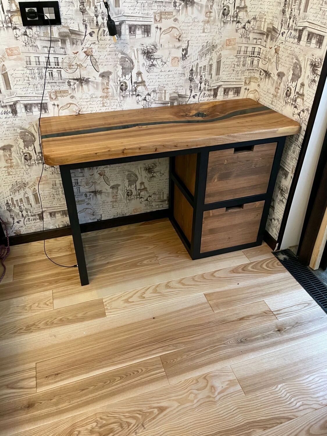 Стол Река с эпоксидной смолой в стиле Лофт С-351