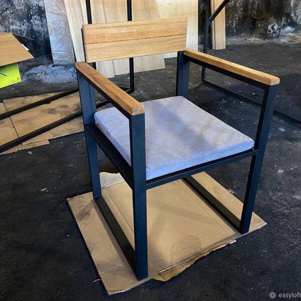 Стул в стиле Лофт из массива дуба У-007